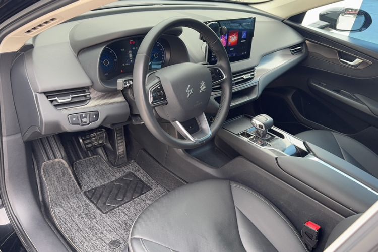 Used Hongqi E-QM5 2023 Base Travel Edition Interior 1
