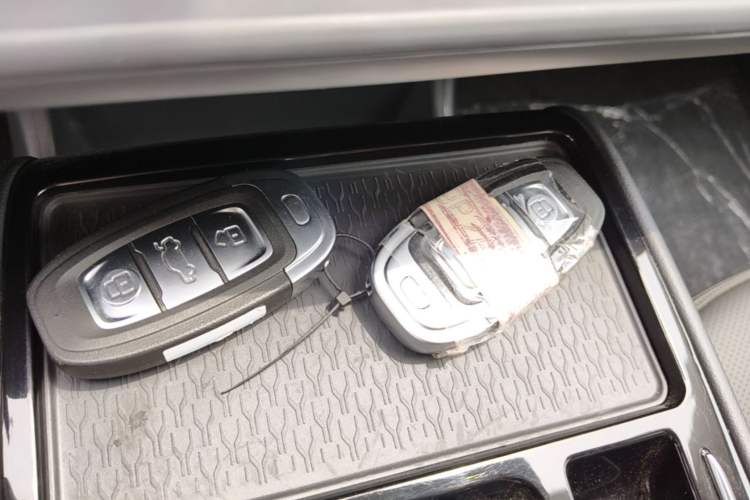 Used Hongqi E-QM5 2023 Revised Version Basic Travel Edition Interior 1