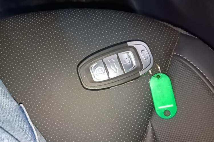 Used Hongqi E-QM5 2023 Base Travel Edition Interior 1