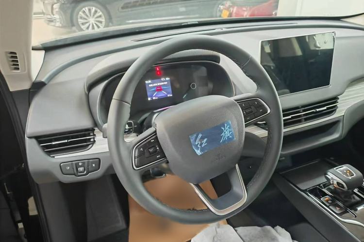 Used Hongqi E-QM5 2023 620km PLUS Interior 2