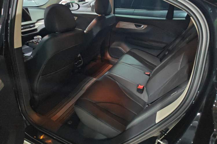 Used Hongqi E-QM5 2023 620km PLUS Interior 2