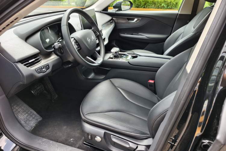 Used Hongqi E-QM5 2023 Revised Version Basic Travel Edition Interior 2