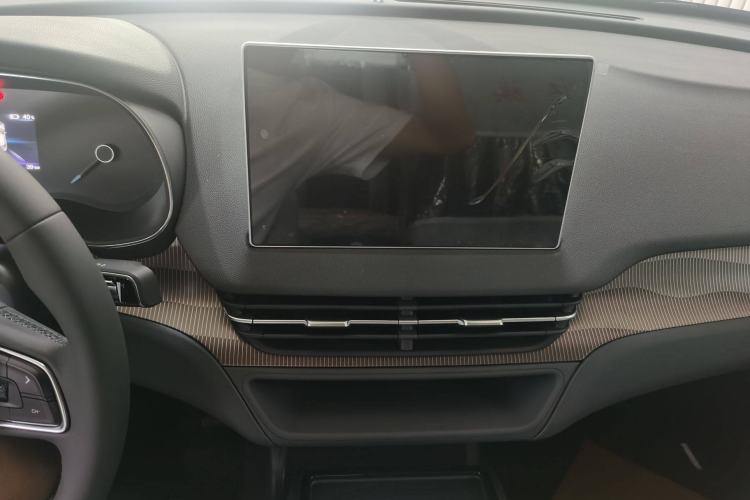 Used Hongqi E-QM5 2023 620km PLUS Interior 3