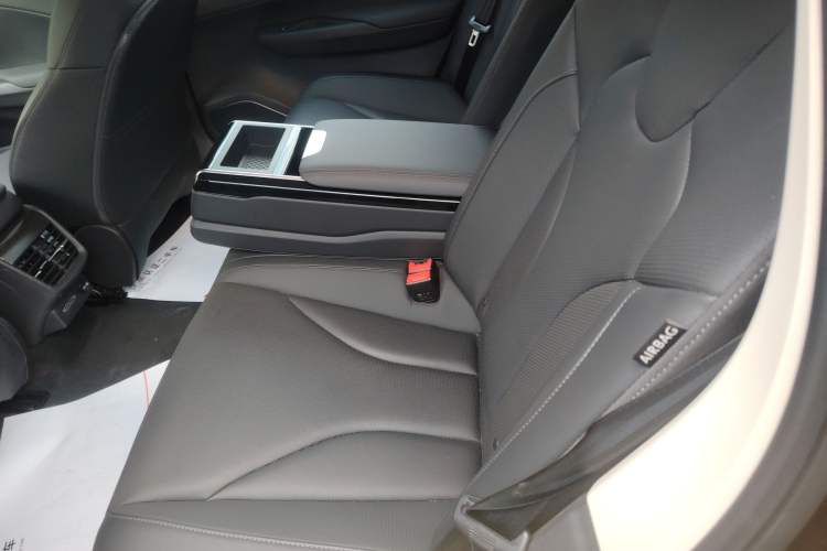 Used Hongqi E-QM5 2023 Revised Version Basic Travel Edition Interior 4
