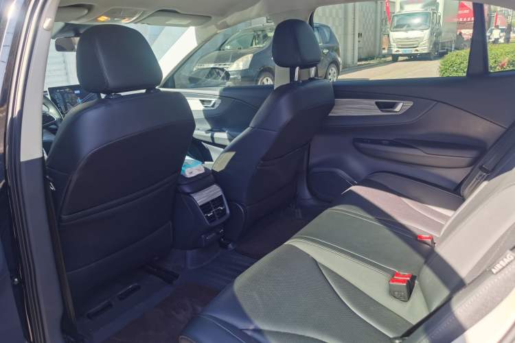 Used Hongqi E-QM5 2023 560km PLUS Interior 4
