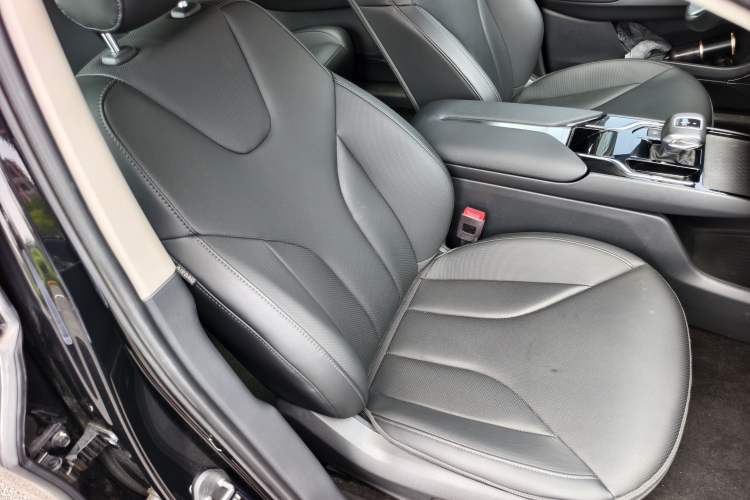 Used Hongqi E-QM5 2023 Revised Version Basic Travel Edition Interior 4