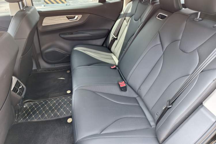 Used Hongqi E-QM5 2023 560km PLUS Interior 5