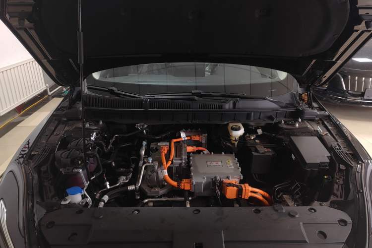 Used Hongqi E-QM5 2023 620km PLUS Interior 9