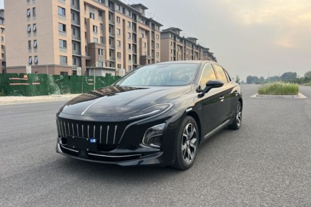 Used Hongqi E-QM5 2023 Base Travel Edition