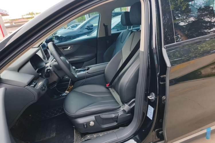 Used Hongqi E-QM5 2023 Revised Version Basic Travel Edition Left Front Seat