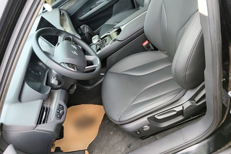 Used Hongqi E-QM5 2023 Revised Version Basic Travel Edition Left Front Seat