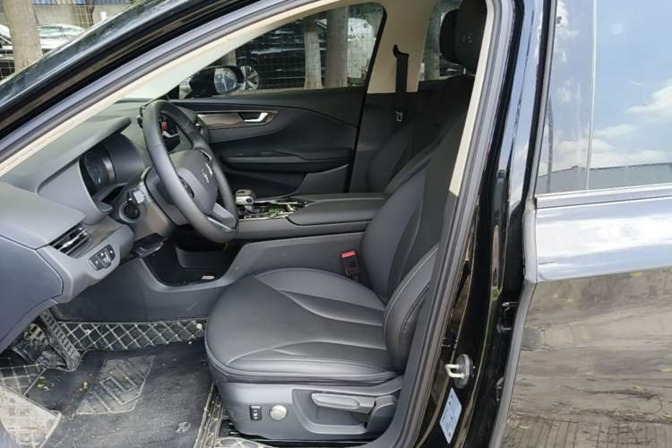 Used Hongqi E-QM5 2023 Base Travel Edition Left Front Seat