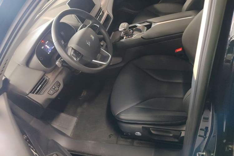 Used Hongqi E-QM5 2023 Revised Version Basic Travel Edition Left Front Seat