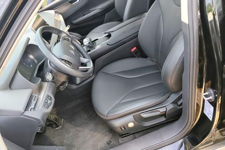 Used Hongqi E-QM5 2023 Revised Version Basic Travel Edition Left Front Seat