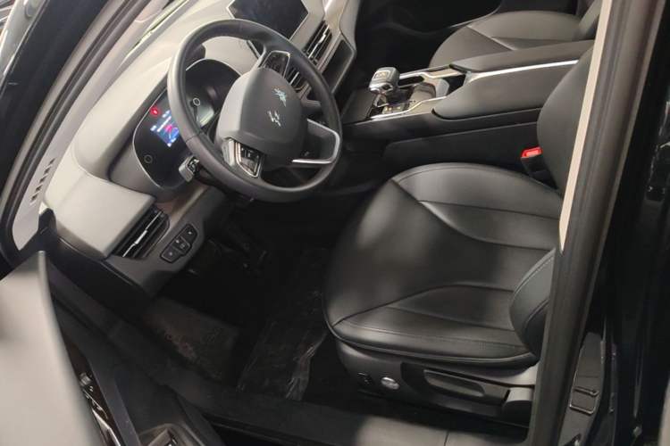 Used Hongqi E-QM5 2023 Revised Version Basic Travel Edition Left Front Seat