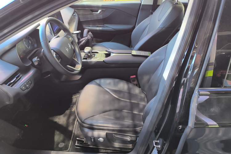 Used Hongqi E-QM5 2023 Revised Version Basic Travel Edition Left Front Seat