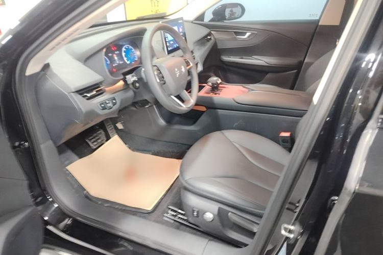 Used Hongqi E-QM5 2023 Revised Version Basic Travel Edition Left Front Seat