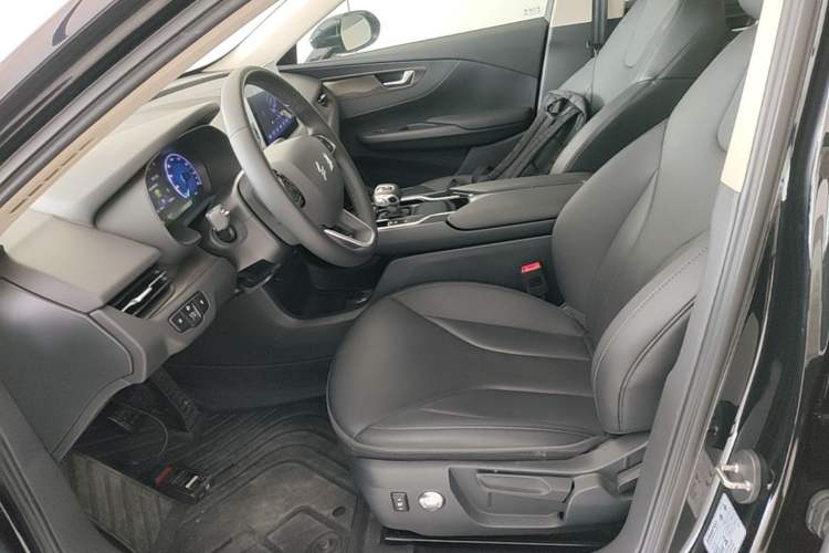 Used Hongqi E-QM5 2023 Revised Version Basic Travel Edition Left Front Seat