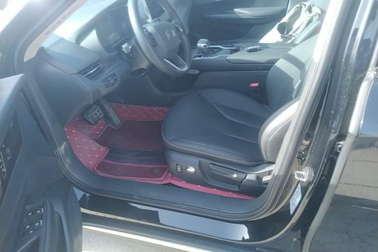 Used Hongqi E-QM5 2023 Revised Version Basic Travel Edition Left Front Seat
