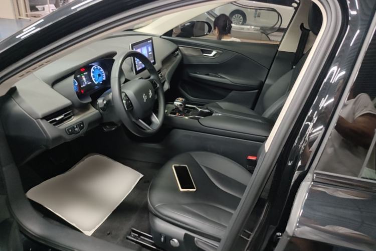 Used Hongqi E-QM5 2023 Revised Version Basic Travel Edition Left Front Seat