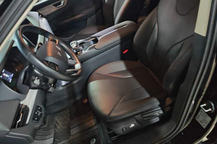 Used Hongqi E-QM5 2023 620km PLUS Left Front Seat