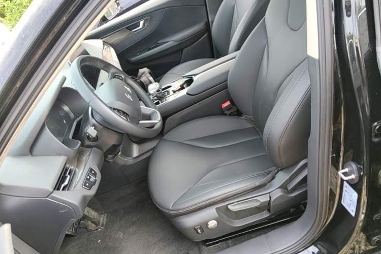 Used Hongqi E-QM5 2023 Revised Version Basic Travel Edition Left Front Seat
