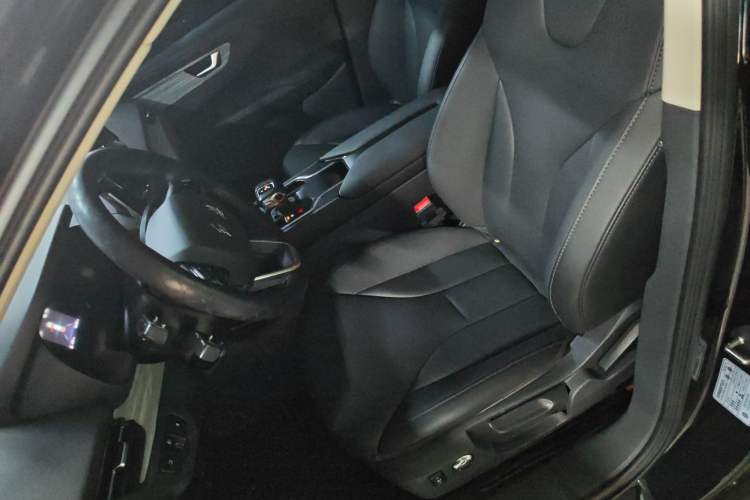 Used Hongqi E-QM5 2023 620km PLUS Left Front Seat