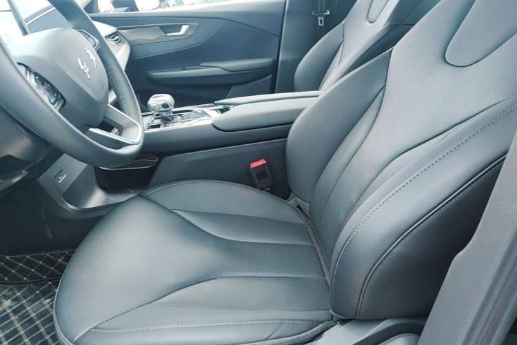 Used Hongqi E-QM5 2023 Revised Version Basic Travel Edition Left Front Seat