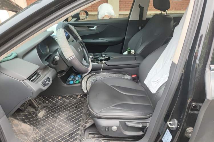 Used Hongqi E-QM5 2023 Revised Version Basic Travel Edition Left Front Seat