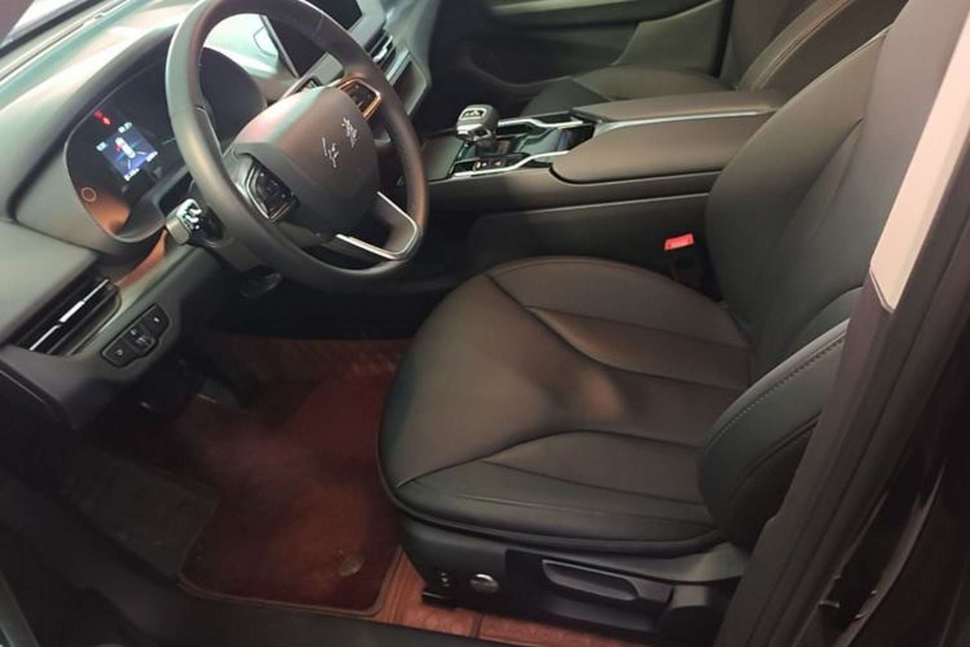 Used Hongqi E-QM5 2023 Base Travel Edition Left Front Seat