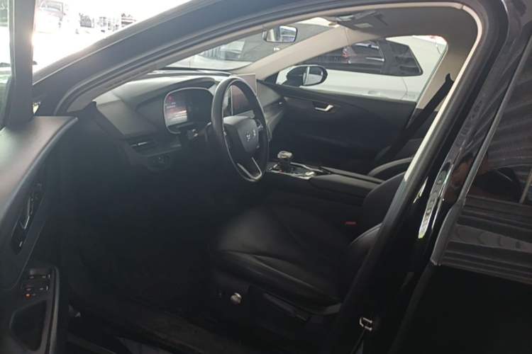 Used Hongqi E-QM5 2023 Revised Version Basic Travel Edition Left Front Seat
