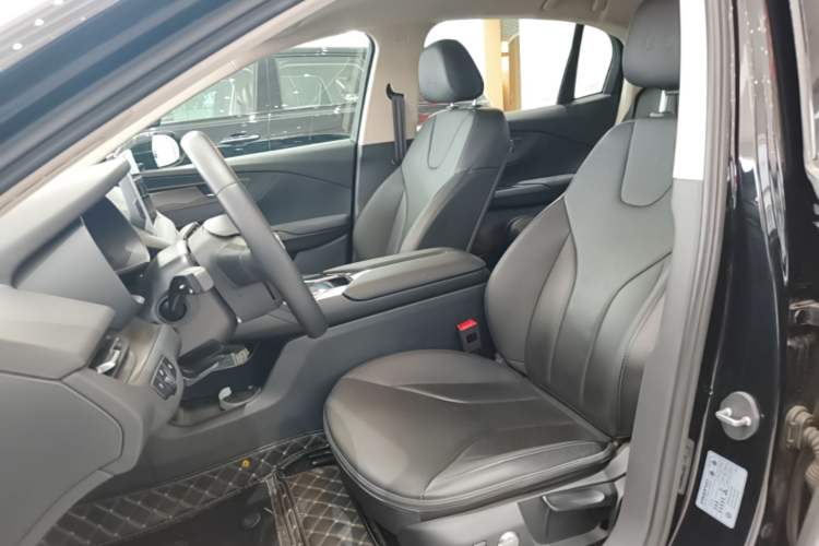 Used Hongqi E-QM5 2023 Revised Version Basic Travel Edition Left Front Seat