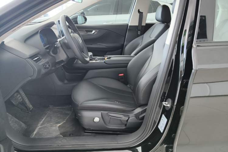 Used Hongqi E-QM5 2023 Revised Version Basic Travel Edition Left Front Seat