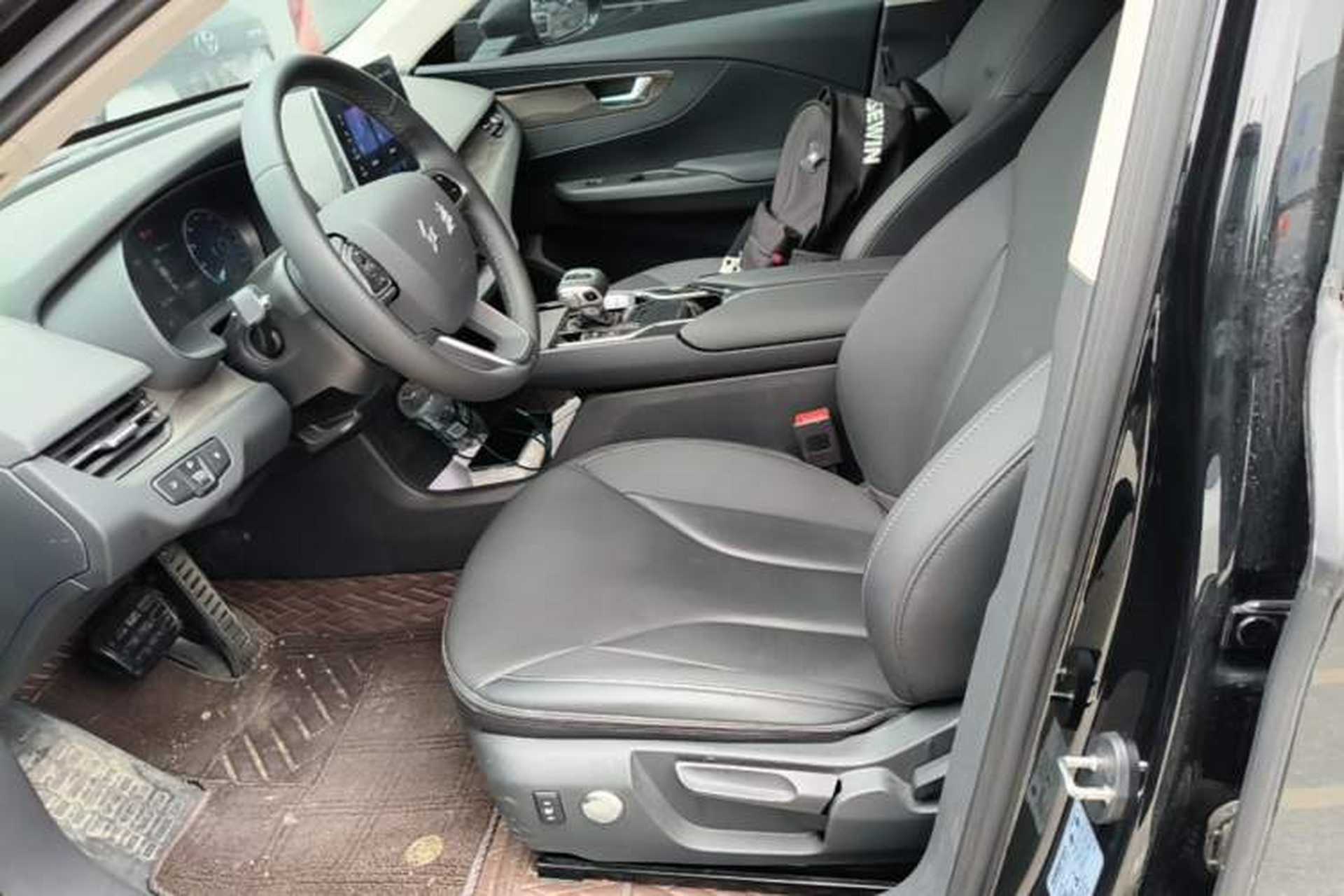 Used Hongqi E-QM5 2023 Revised Version Basic Travel Edition Left Front Seat