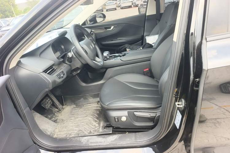 Used Hongqi E-QM5 2023 Revised Version Basic Travel Edition Left Front Seat