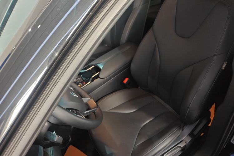 Used Hongqi E-QM5 2023 Revised Version Basic Travel Edition Left Front Seat