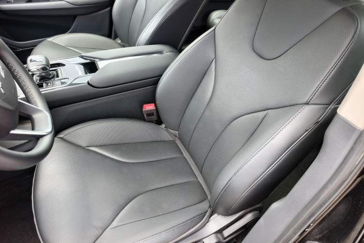 Used Hongqi E-QM5 2023 Revised Version Basic Travel Edition Left Front Seat