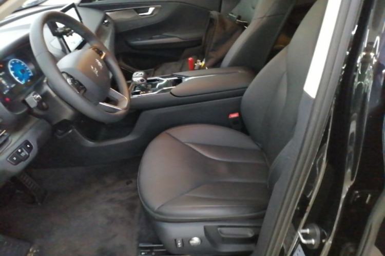Used Hongqi E-QM5 2023 Revised Version Basic Travel Edition Left Front Seat