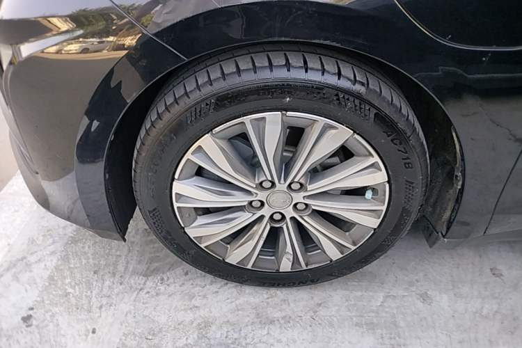 Used Hongqi E-QM5 2023 620km PLUS Left Front Wheel Hub