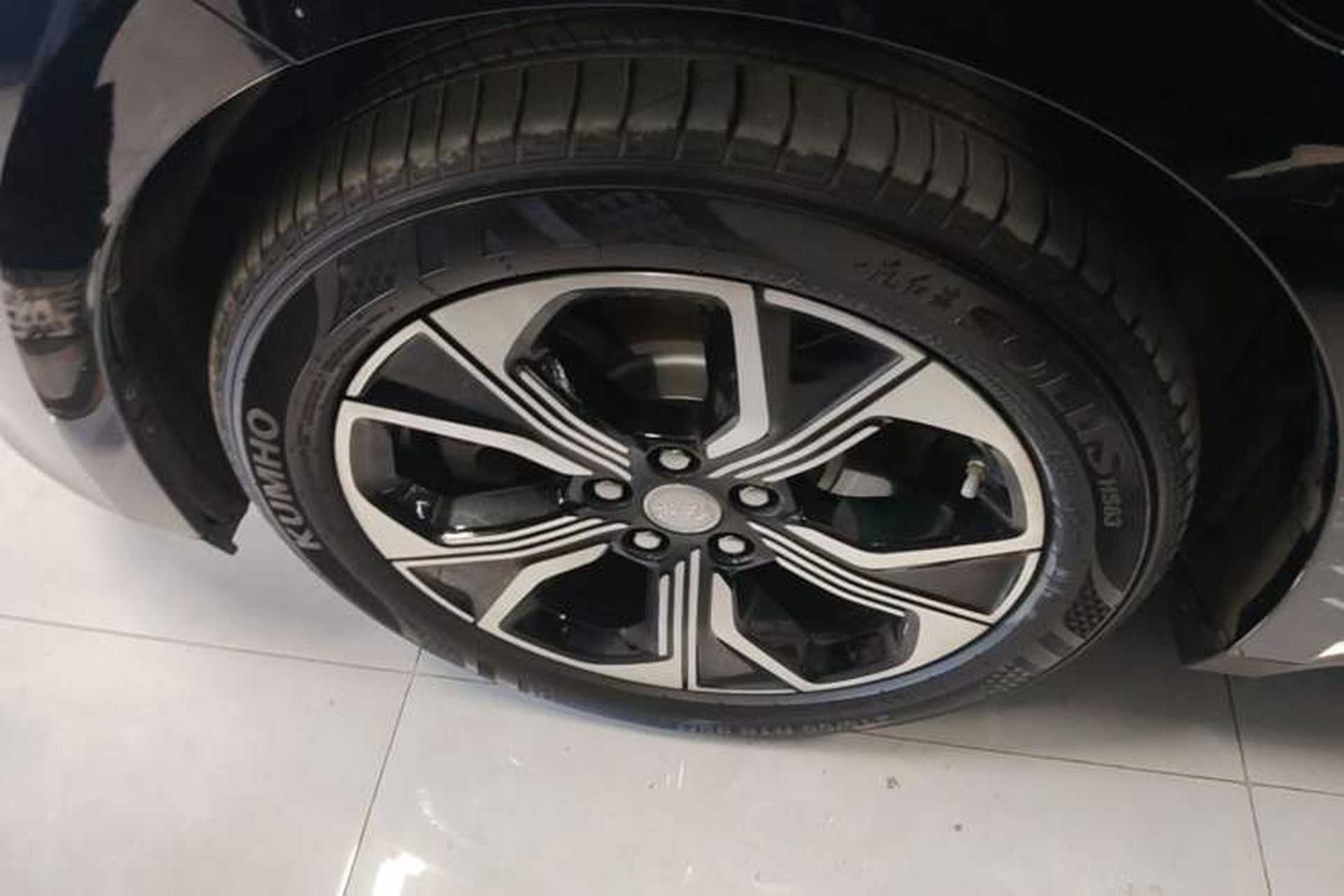 Used Hongqi E-QM5 2023 Revised Version Basic Travel Edition Left Front Wheel Hub