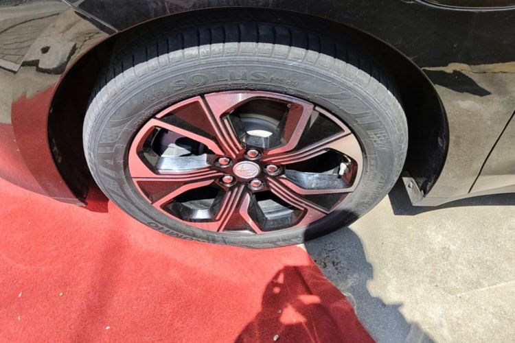 Used Hongqi E-QM5 2023 Revised Version Basic Travel Edition Left Front Wheel Hub
