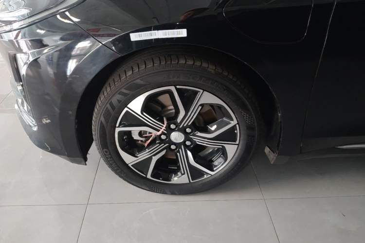 Used Hongqi E-QM5 2023 Base Travel Edition Left Front Wheel Hub