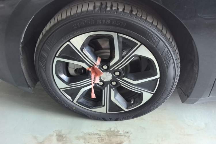 Used Hongqi E-QM5 2023 Revised Version Basic Travel Edition Left Front Wheel Hub