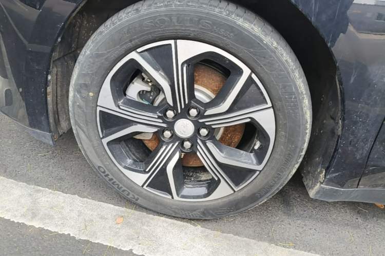 Used Hongqi E-QM5 2023 Base Travel Edition Left Front Wheel Hub