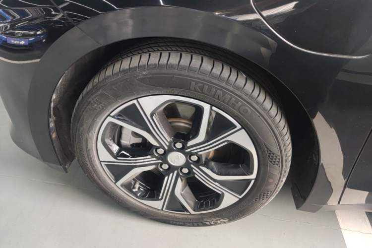 Used Hongqi E-QM5 2023 Revised Version Basic Travel Edition Left Front Wheel Hub