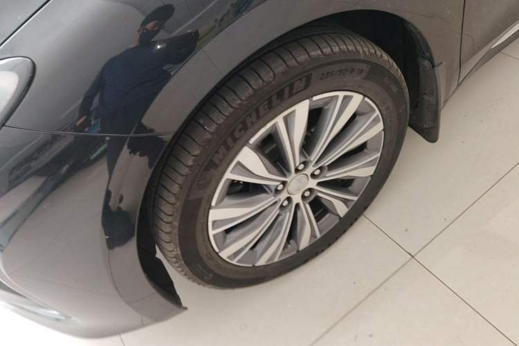 Used Hongqi E-QM5 2023 620km PLUS Left Front Wheel Hub