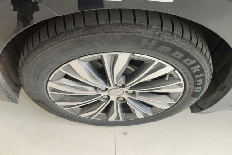 Used Hongqi E-QM5 2023 620km PLUS Left Front Wheel Hub