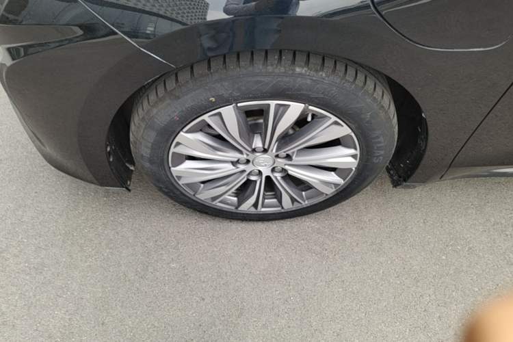 Used Hongqi E-QM5 2023 620km PLUS Left Front Wheel Hub
