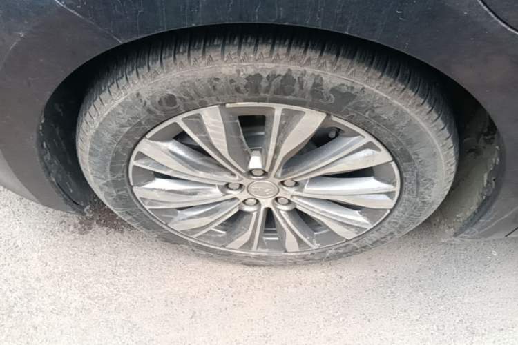 Used Hongqi E-QM5 2023 620km PLUS Left Front Wheel Hub