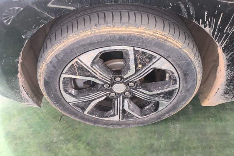Used Hongqi E-QM5 2023 Revised Version Basic Travel Edition Left Front Wheel Hub